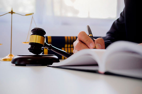 reclamar una deuda por vía judicial