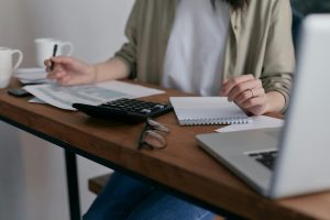 Qué hacer si un cliente no paga una factura